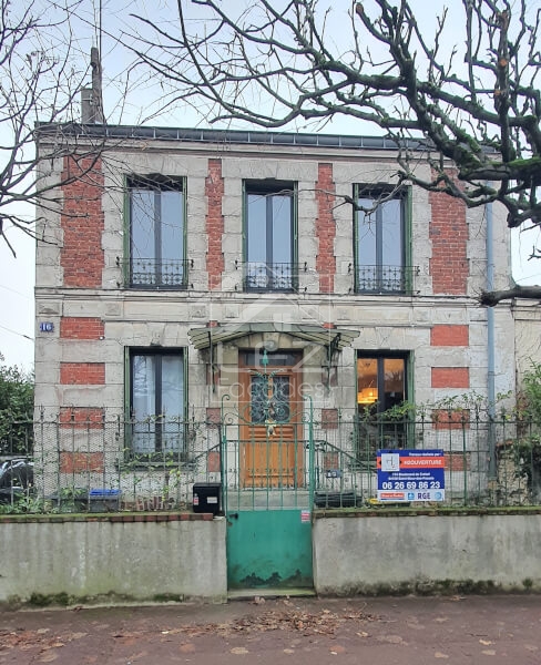 Peintures façades d'une maison à Prades-le-Lez, 34730, Hérault