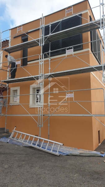 Peintures façades d'une maison à Mauguio, 34130, Hérault